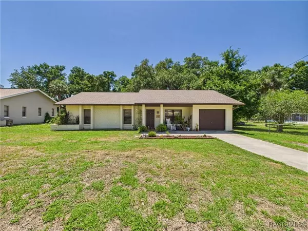 896 N Hollywood CIR, Crystal River, FL 34429