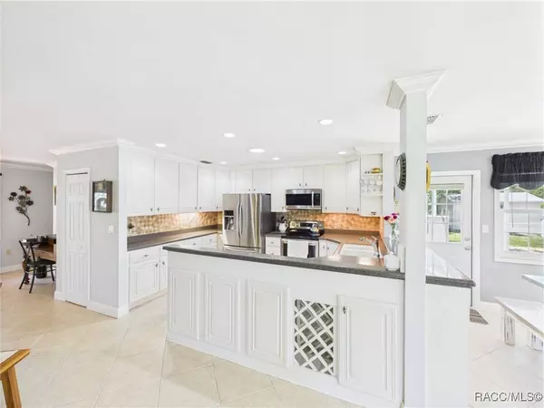 2454 N Brentwood CIR, Lecanto, FL 34461