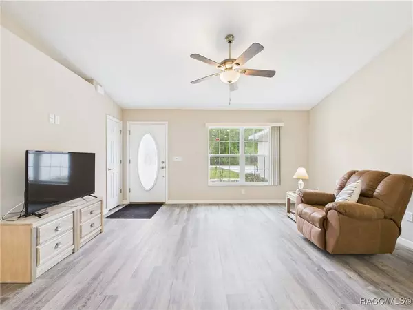 178 W Navarro PL, Citrus Springs, FL 34434