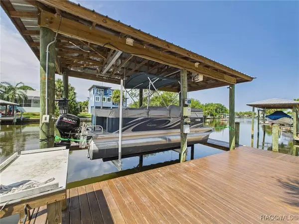 11730 W Sunnybrook CT, Crystal River, FL 34429