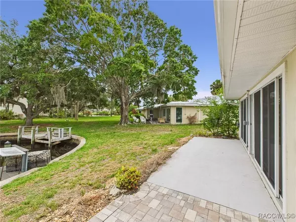 11624 W Kingfisher CT, Crystal River, FL 34429