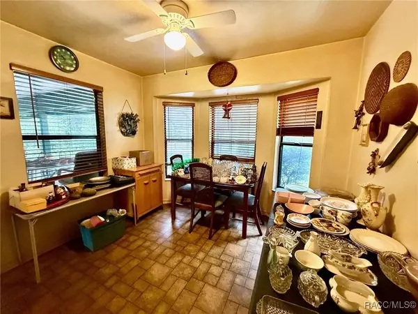 2750 W Mustang BLVD, Beverly Hills, FL 34465