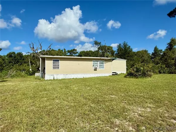3262 N Holiday DR, Crystal River, FL 34428