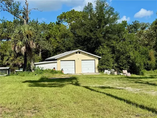 3262 N Holiday DR, Crystal River, FL 34428