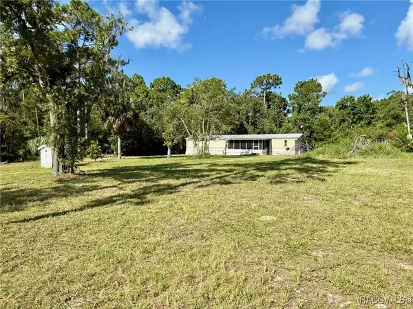 3262 N Holiday DR, Crystal River, FL 34428