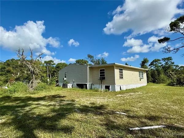 3262 N Holiday DR, Crystal River, FL 34428