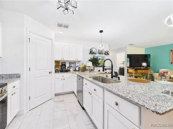 2883 W Castle RD, Citrus Springs, FL 34433