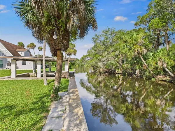 10125 W Halls River RD, Homosassa, FL 34448