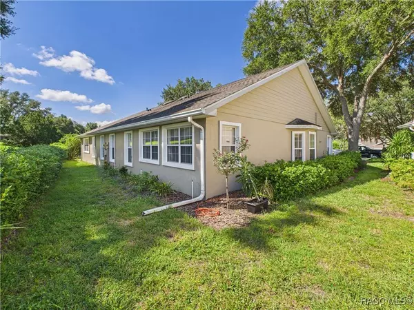 1581 N Endicott PT, Crystal River, FL 34429