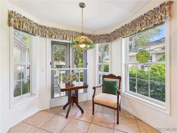 1581 N Endicott PT, Crystal River, FL 34429