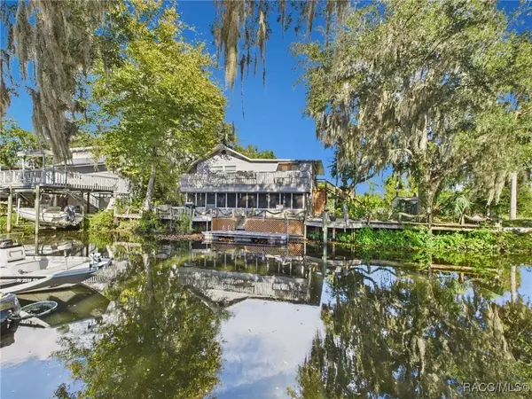 11590 N Kayak PT, Inglis, FL 34449