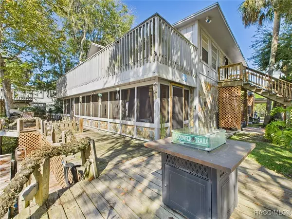 11590 N Kayak PT, Inglis, FL 34449