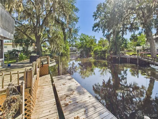 11590 N Kayak PT, Inglis, FL 34449