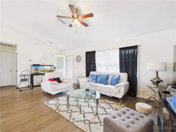 145 N Independence HWY, Inverness, FL 34453