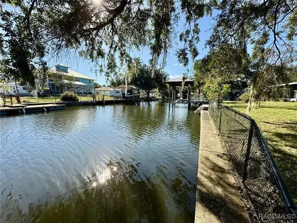 3901 N Nokomis PT, Crystal River, FL 34428