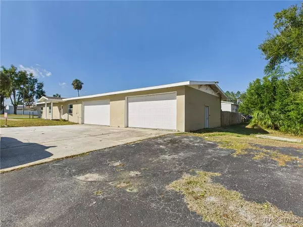 2 N Melbourne ST, Beverly Hills, FL 34465