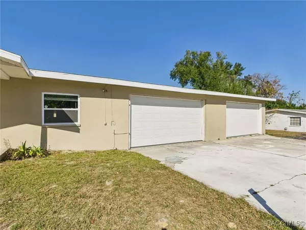 2 N Melbourne ST, Beverly Hills, FL 34465