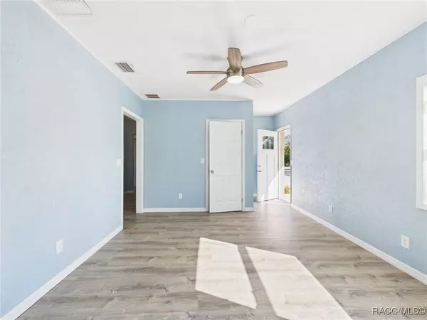 2 N Melbourne ST, Beverly Hills, FL 34465