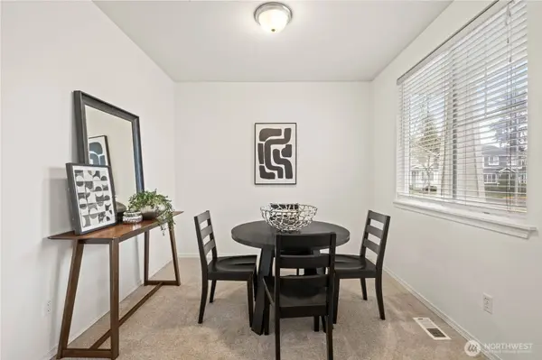 512 29th Ave SE, Puyallup, WA 98374