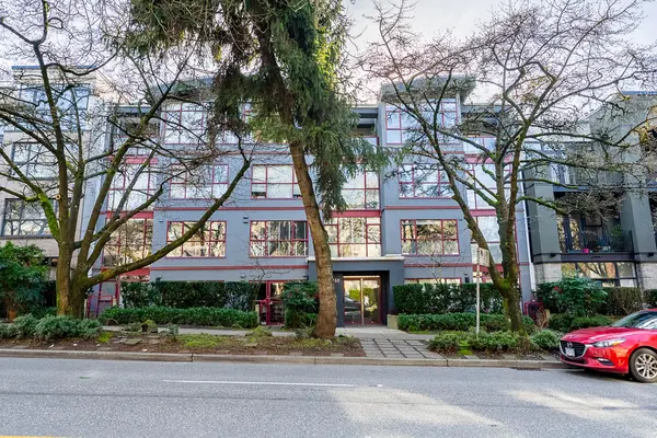 W 12th Ave #203, Vancouver, BC V6K 2N2