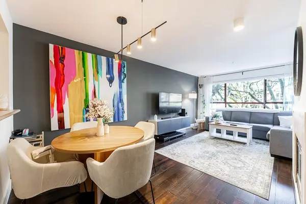 2140 W 12th ST #203, Vancouver, BC V6K 2N2