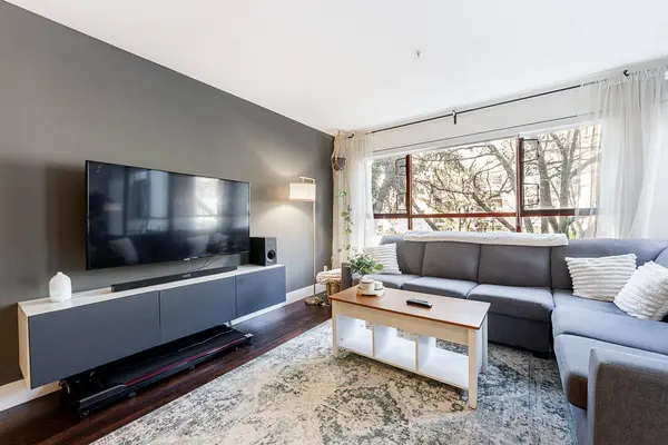 2140 W 12th ST #203, Vancouver, BC V6K 2N2