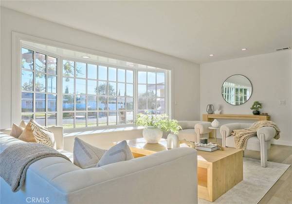 418 E Bay ST, Costa Mesa, CA 92627