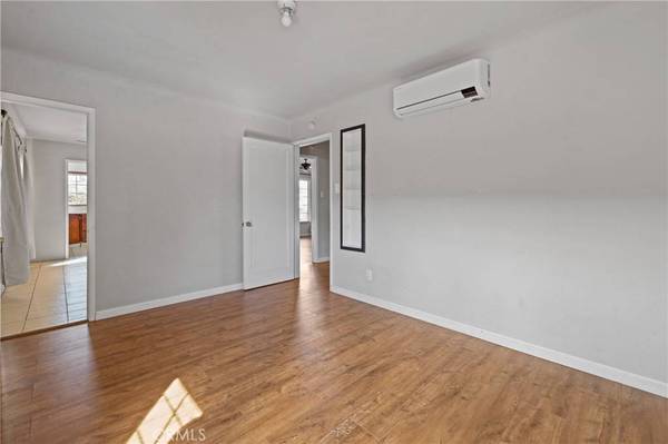 2740 Easy AVE, Long Beach, CA 90810