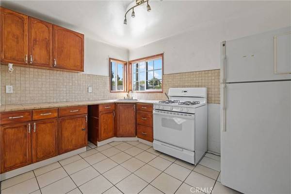 2740 Easy AVE, Long Beach, CA 90810