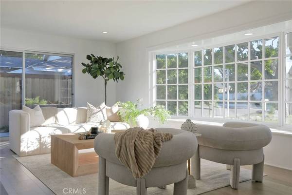 418 E Bay ST, Costa Mesa, CA 92627