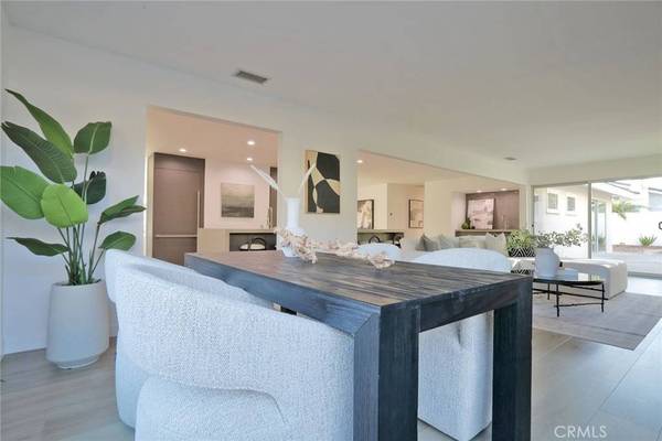 418 E Bay ST, Costa Mesa, CA 92627