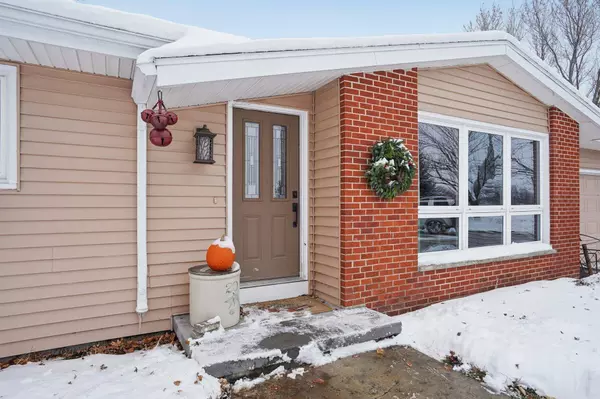 5665 Oak Park Road, Marshall, WI 53559