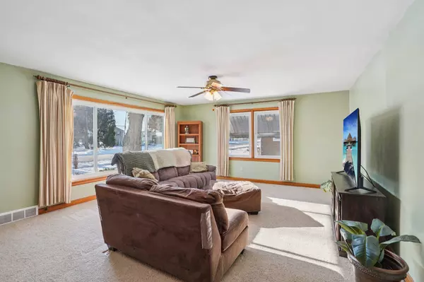 203 South Street, Juneau, WI 53039