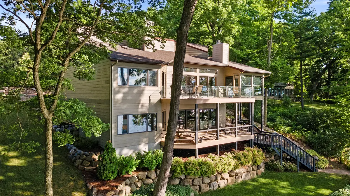 2328 County Road AB, Mcfarland, WI 53558-9760