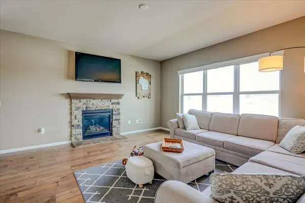 490 Wynnwood Dr, Verona, WI 53593-8380