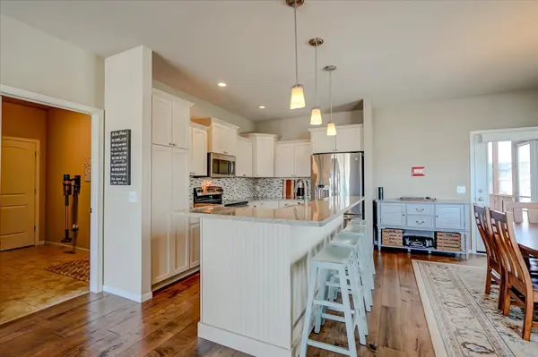 490 Wynnwood Dr, Verona, WI 53593-8380