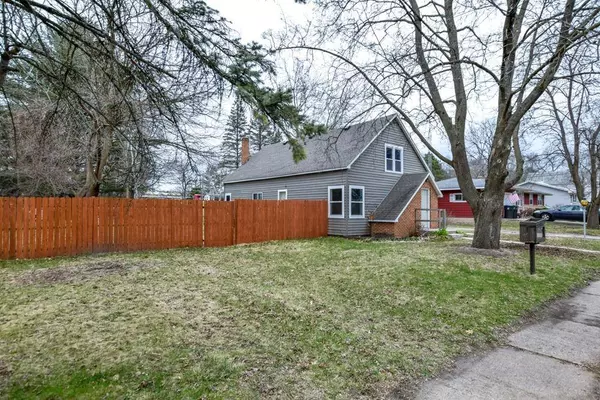 215 E Park Street, Montello, WI 53949