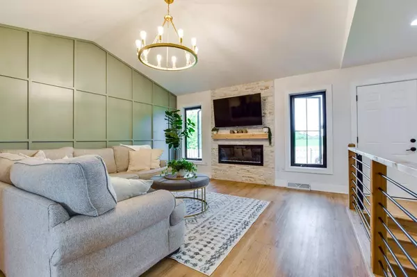 1407 Broadway Drive, Sun Prairie, WI 53590