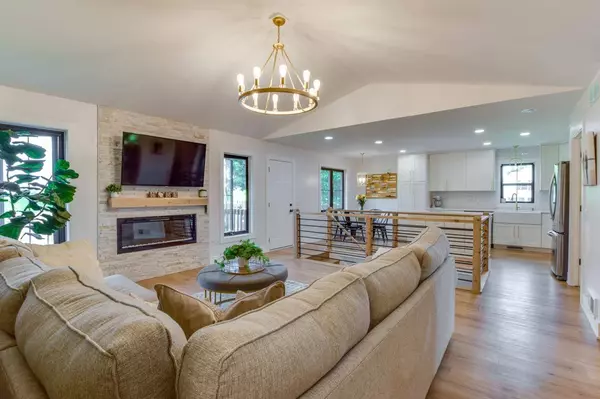 1407 Broadway Drive, Sun Prairie, WI 53590