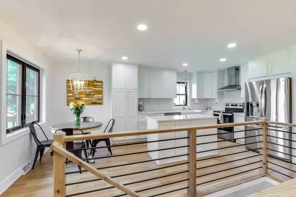 1407 Broadway Drive, Sun Prairie, WI 53590