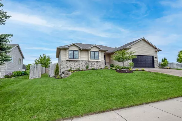 1407 Broadway Drive, Sun Prairie, WI 53590