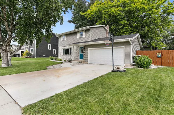 1075 TARA Drive, Sun Prairie, WI 53590