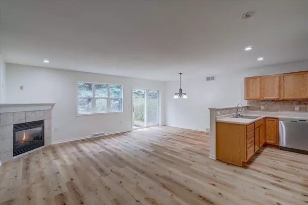 3020 Selkirk Drive #3, Sun Prairie, WI 53590