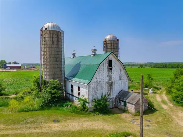 N7865 Sandy Hook Road, Brooklyn, WI 53521