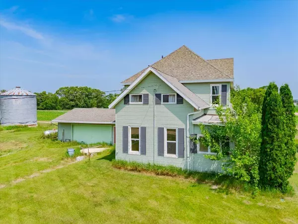 N7865 Sandy Hook Road, Brooklyn, WI 53521