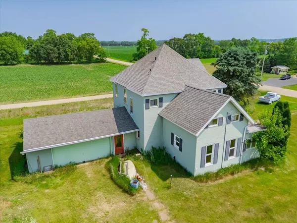 N7865 Sandy Hook Road, Brooklyn, WI 53521