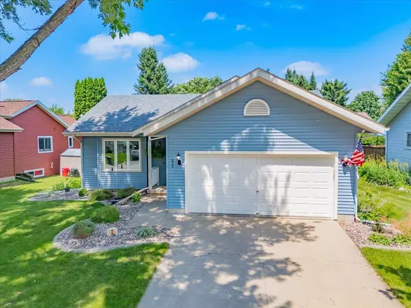 824 W Mohawk Trail, Deforest, WI 53532