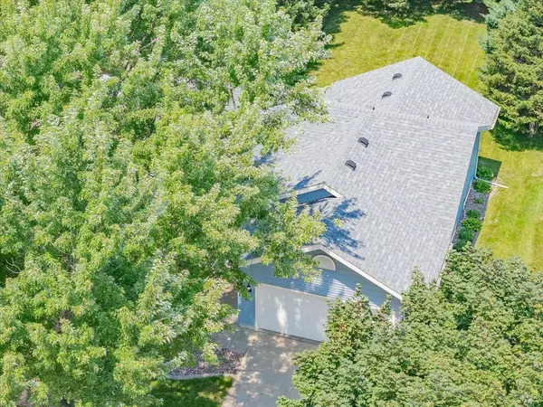 824 W Mohawk Trail, Deforest, WI 53532