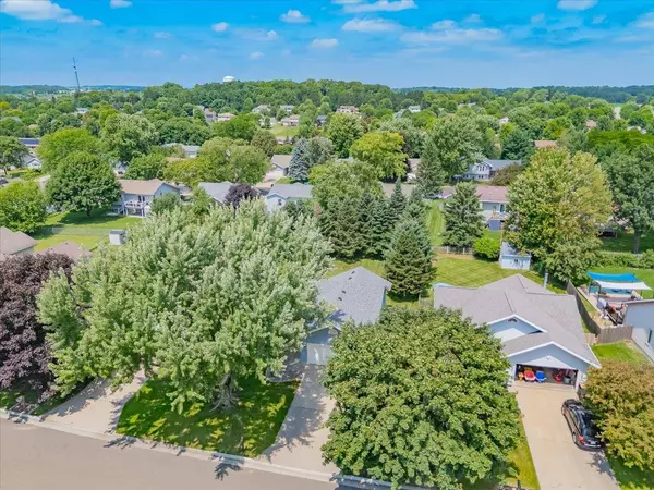 824 W Mohawk Trail, Deforest, WI 53532