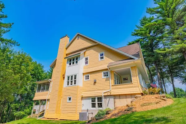 8462 Arbor Trace Drive, Verona, WI 53593